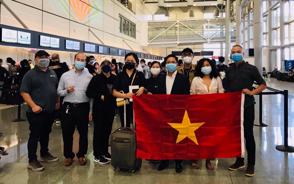 Điều kiện, hồ sơ, thủ tục, trình tự xin trở lại quốc tịch Việt Nam?